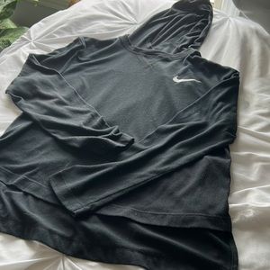 Women black Nike sweatshirt